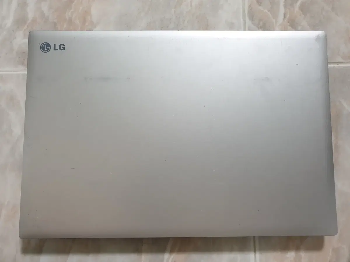 노트북/LG15U53/i3 4005U/램8g/ssd128g/램 커버 없음